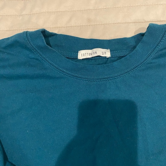 Top - Picture 2 of 2